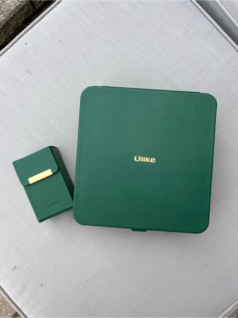 Ulike Air + IPL Hair Removal Kit in Green Travel Case - Picture 6 of 7